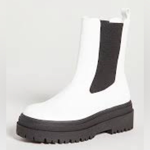 Good American Shoes - 🤍 NIB! Good American Chelsea Leather Boots